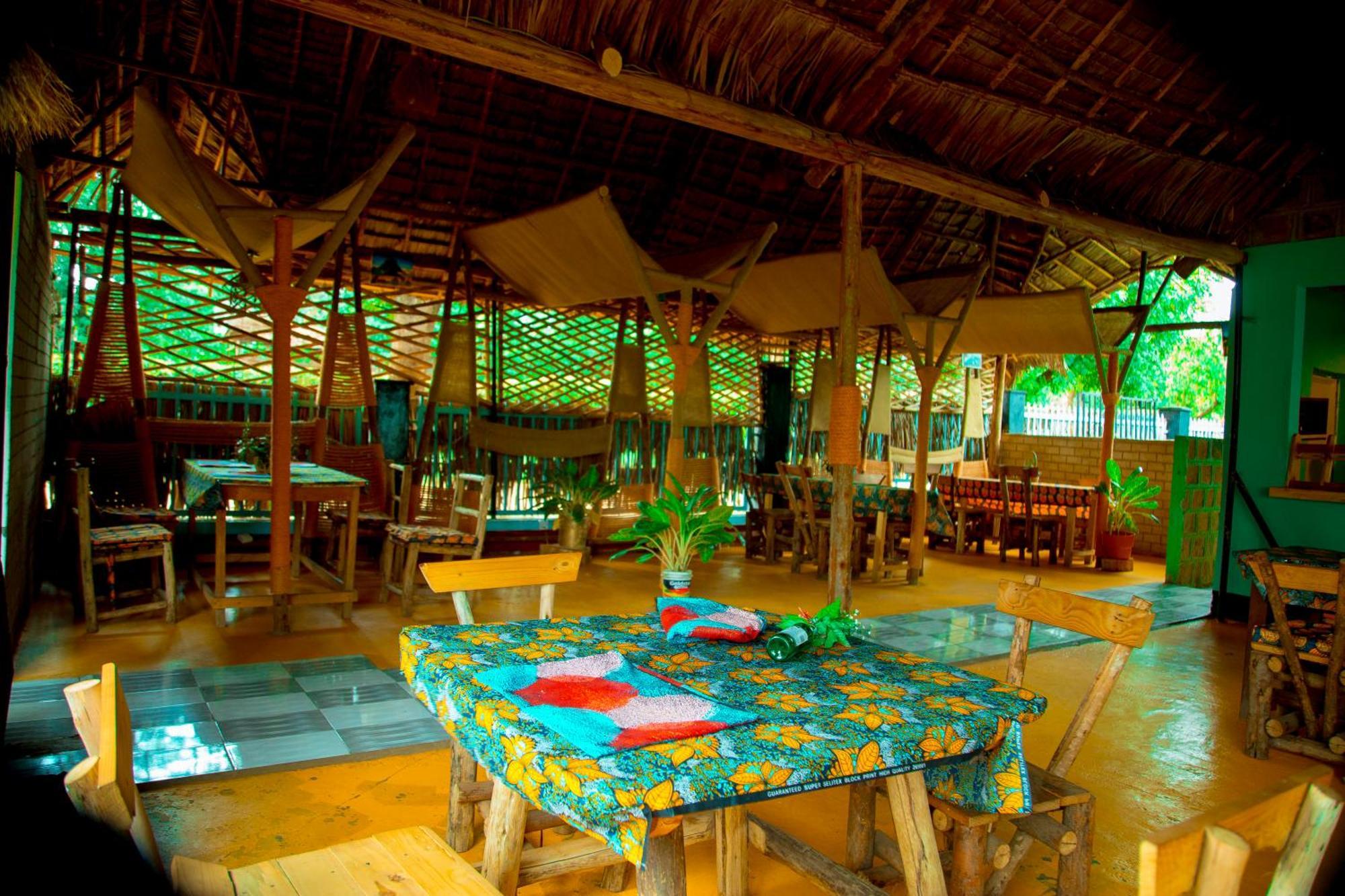 Royal Wonders Hotel Moshi Esterno foto