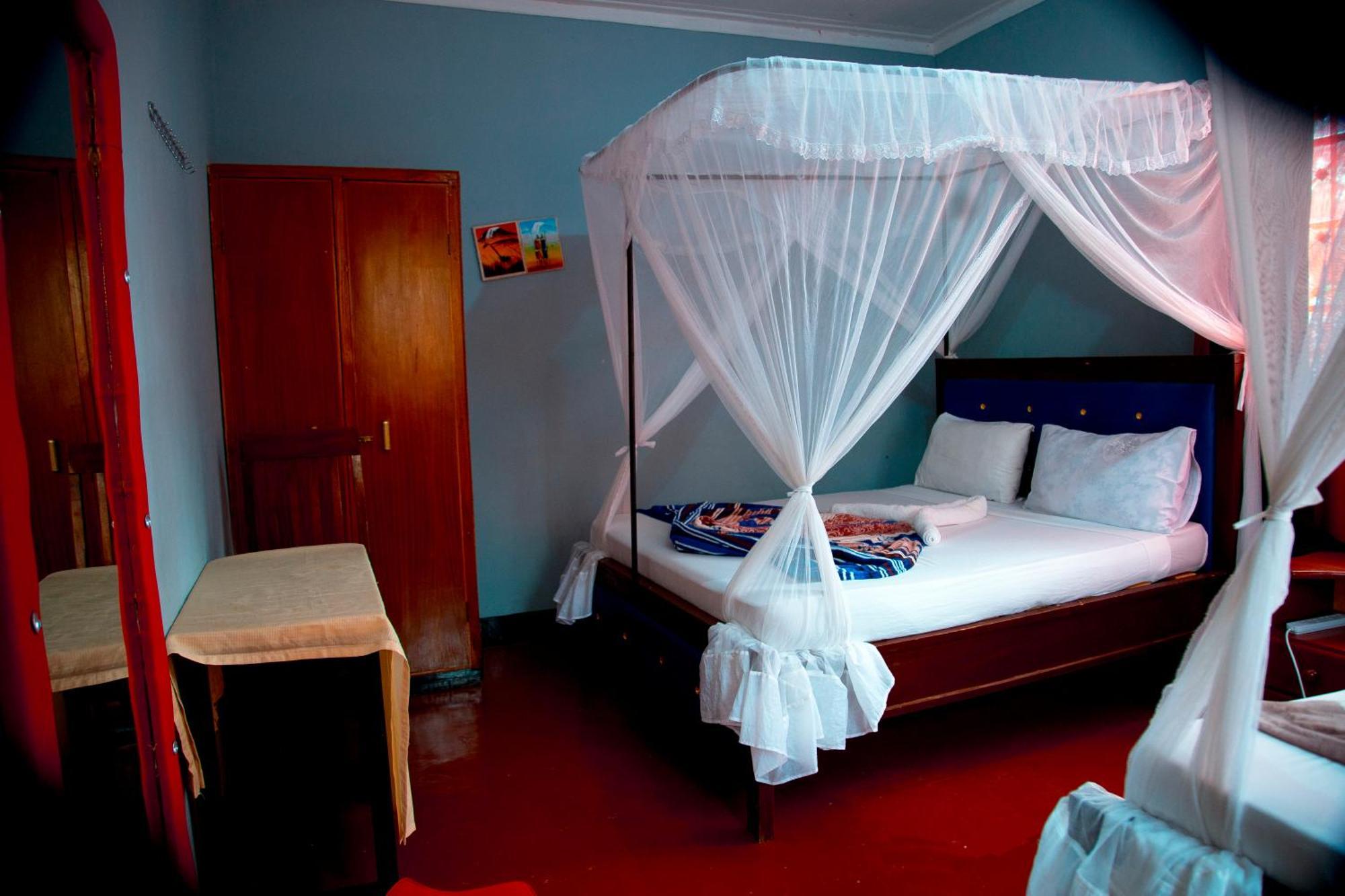 Royal Wonders Hotel Moshi Esterno foto